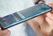 一些Motorola Edge +所有者報告嚴(yán)重的顯示缺陷