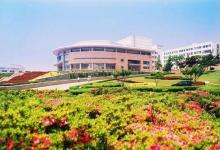 青島大學音樂學院位于中國著名的海濱城市 連續(xù)十年獲得山東省重點學科