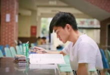 上大學(xué)后每天打十個小時的游戲最后卻考上了北大研究生 他是怎么做到的