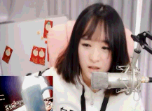 女主播又被獅子狗抓哭 神似趙麗穎被虎牙直播小跟班氣吐血！