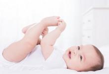 嬰兒過(guò)早用枕頭的危害分別是哪些呢