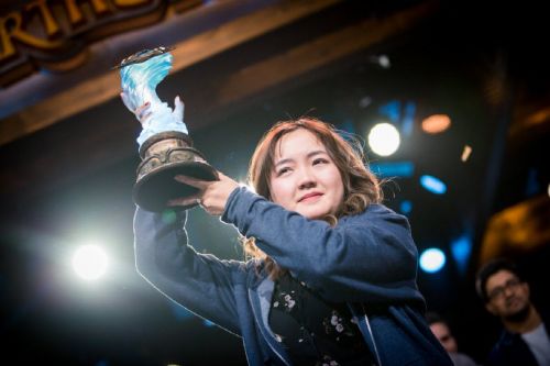 爐石傳說(shuō)首位女選手奪冠 中國(guó)選手獅醬創(chuàng)造歷史！