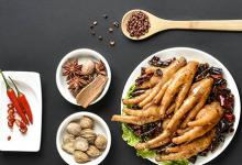 巨嘴鳥的簡(jiǎn)筆畫