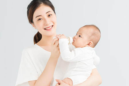 幼兒園簡(jiǎn)單小鴨子簡(jiǎn)筆畫(huà)的畫(huà)法4