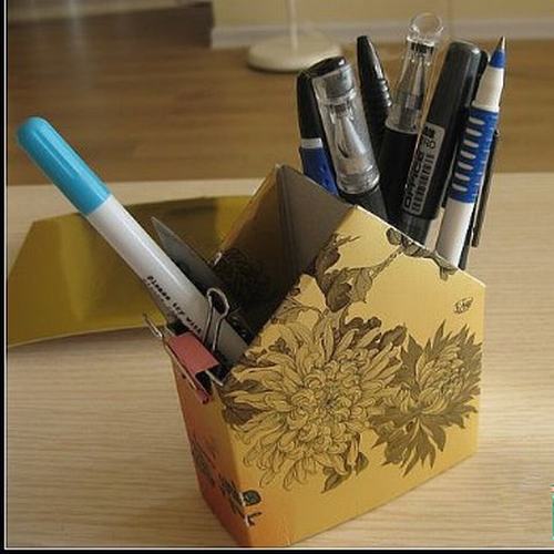 廢物利用手工制作：牙膏盒手工制作成筆筒
