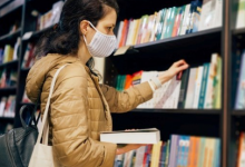 哪些類型的機構(gòu)為低收入學(xué)生提供最大的投資回報率